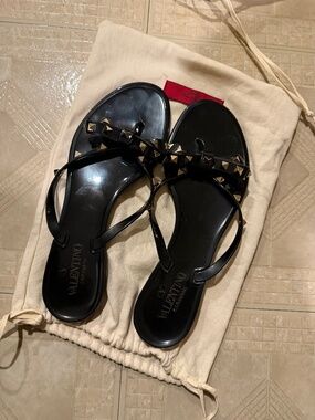 Valentino Garavani Black Rockstud Rubber Slippers, SZ 41